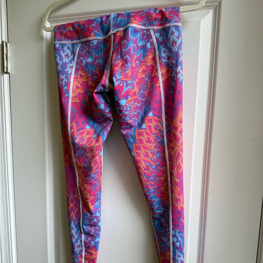Reversible Colorful Patterned Leggings - Picture 4 of 5